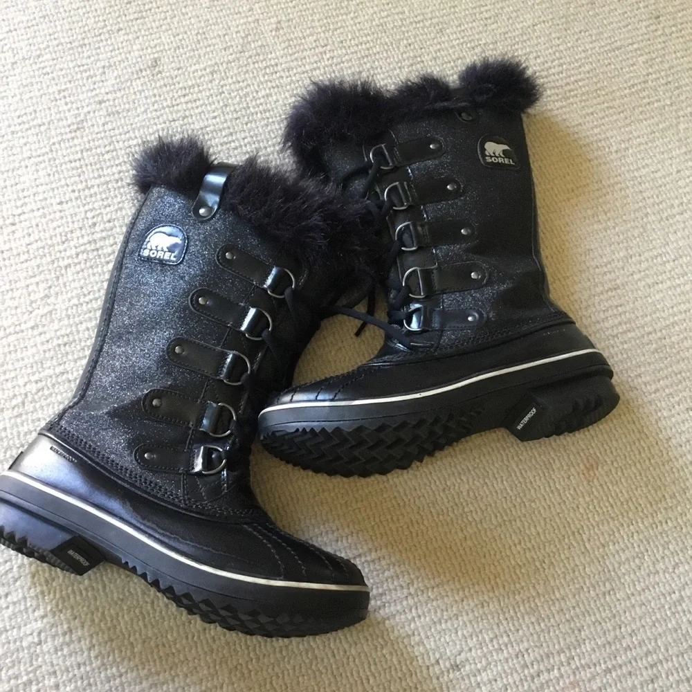 Sorel Black Faux Fur Lace-Up Winter Boots